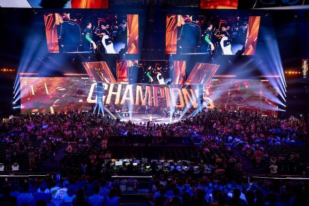 Toàn cảnh sân khấu chung kết hoành tráng tại giải đấu Esports World Cup 2026
